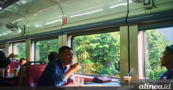Kereta lambat ke Kelantan: Penumpang nikmati sejarah perjalanan KA Malaysia